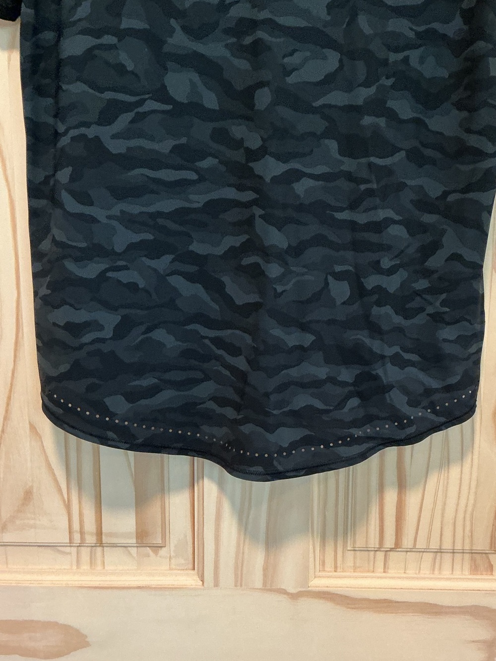 Lululemon Rise and Run Short Sleeve Shirt XS/S Camo - Picture 3 of 3